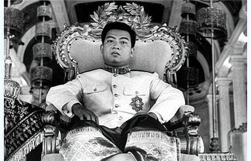 柬埔寨国王西哈努克流亡时,中国收留他,他复国后是如何回报的?