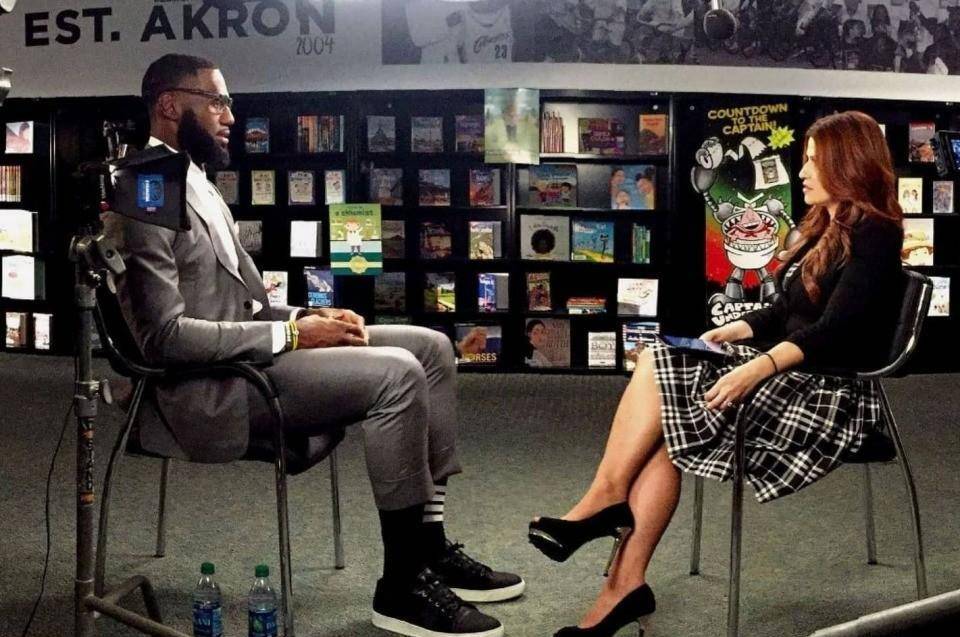 espn拟用3.8亿签詹姆斯 联手奥尼尔和巴克利直播 开启10年解说生涯