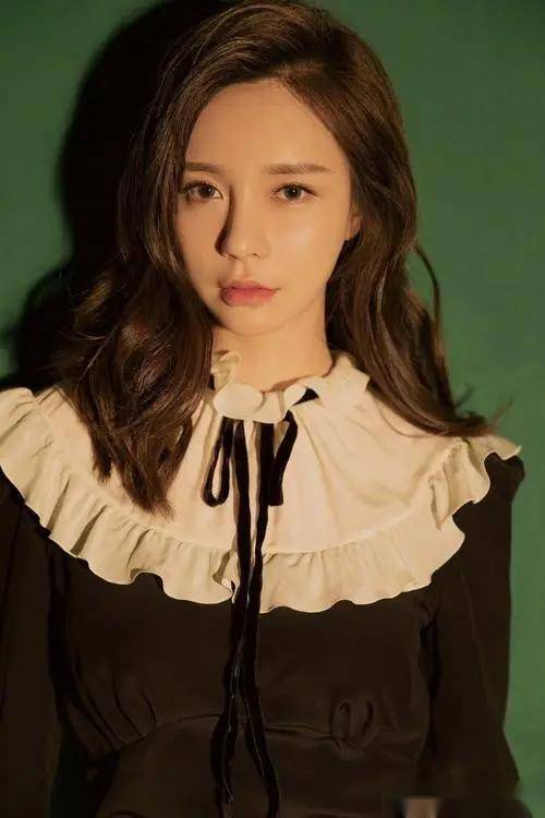 杜海涛34岁妻子沈梦辰,这谁顶得住!性感写真散发魅力四溢!