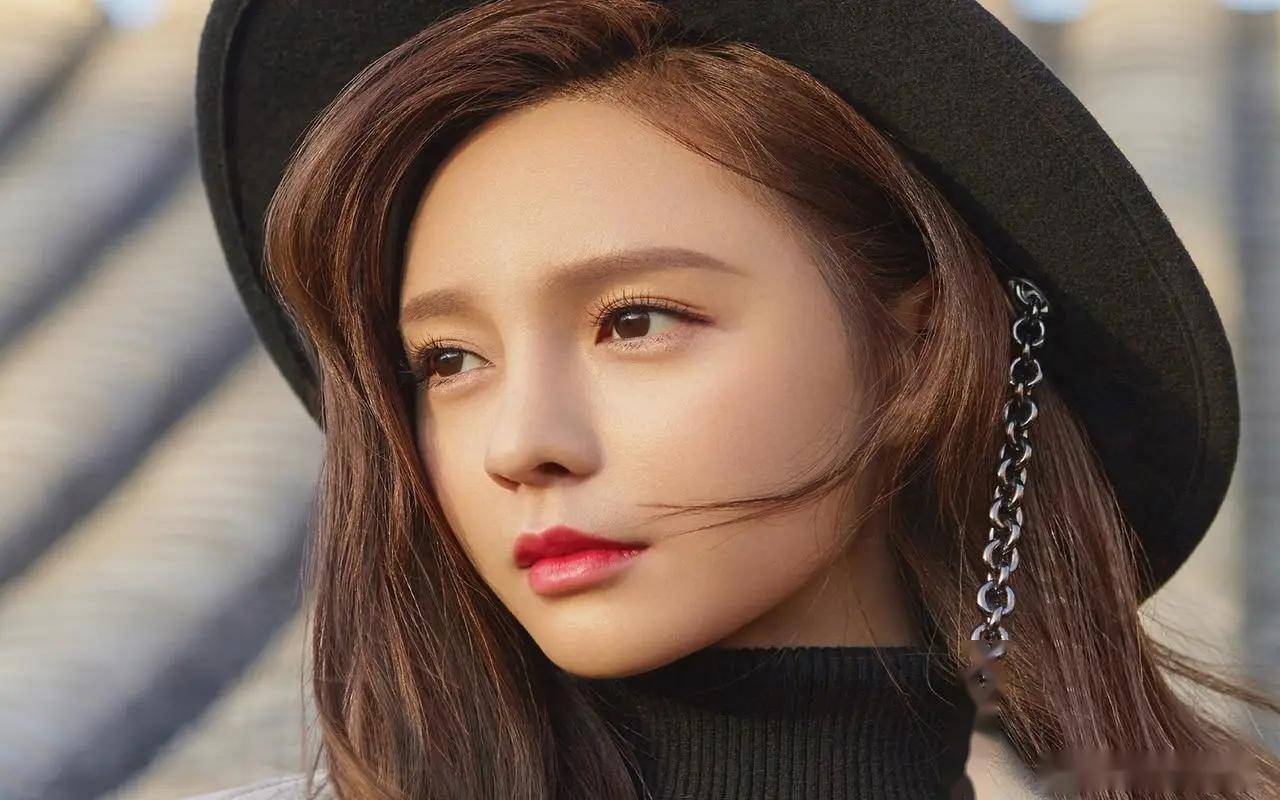 杜海涛34岁妻子沈梦辰,这谁顶得住!性感写真散发魅力四溢!