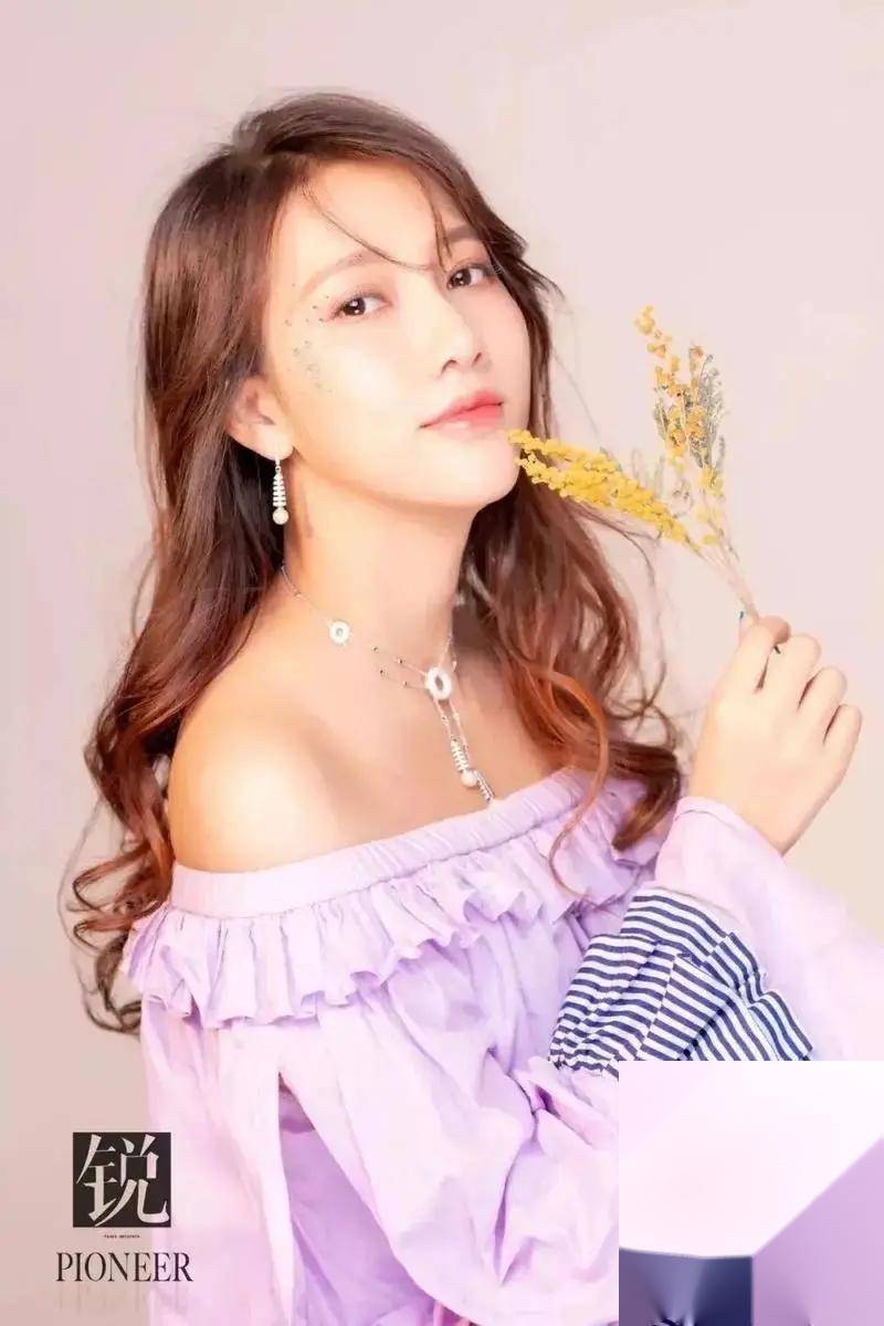 38岁弦子,这身材是真的绝!写真曝光,女神范儿十足!