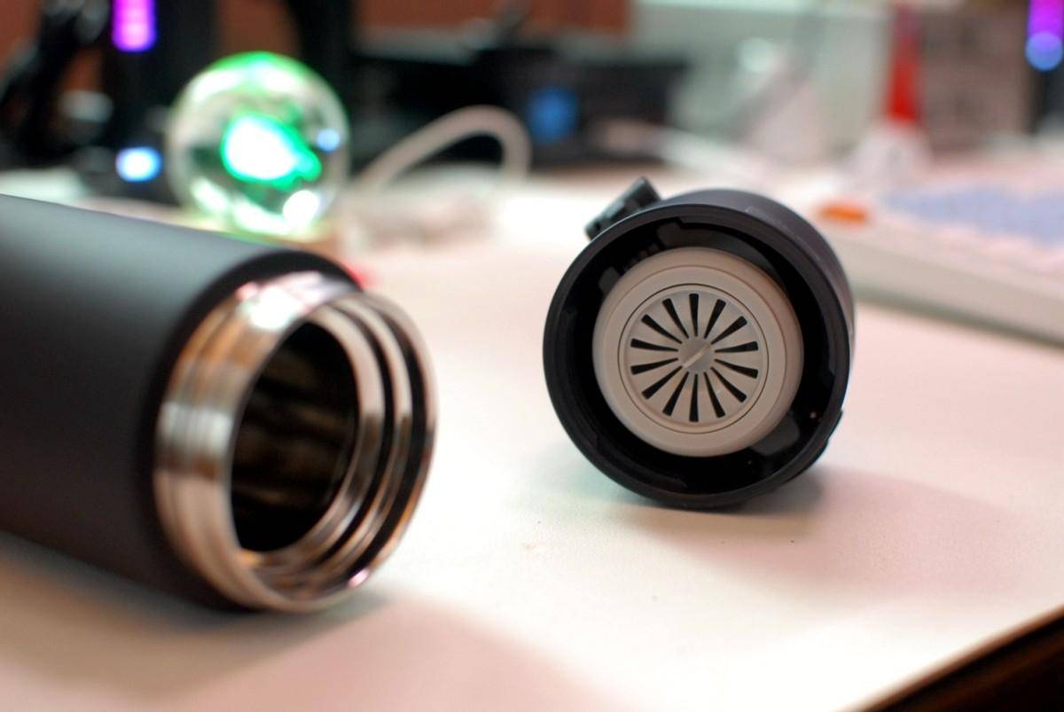 米家弹盖保温杯:一键操作,优雅随行,温暖每一刻