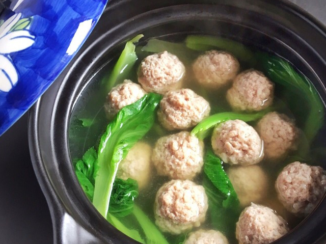 青菜肉丸汤,清淡又鲜香,夏季汤品怎能不爱它!
