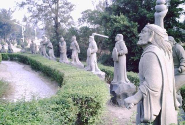 大姐花80万买下水浒108将,专家看后直呼:国内找不出第