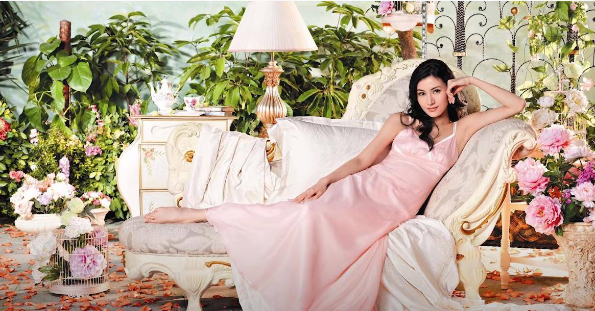 李嘉欣:当过两次第三者,还能嫁入豪门,这个女人的眼光