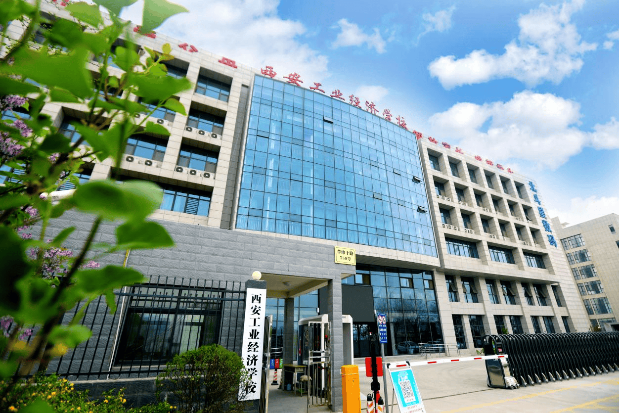 初三生中考刚过线建议复读还是上好职高?