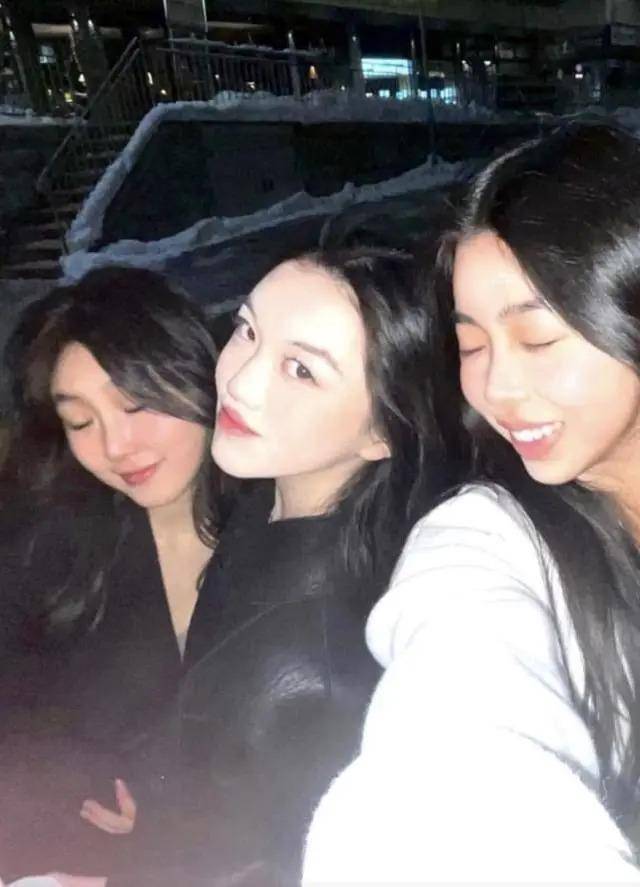 " 我从来不需要妈妈给搭配衣服,都是自己根据不同