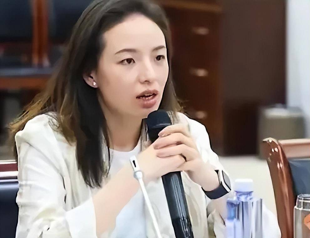 宝泰隆董事长女儿图片图片