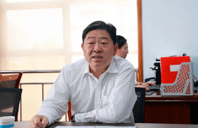 袁志勇是一名从基层一成长起来的干部,并在德州多个区县任职.