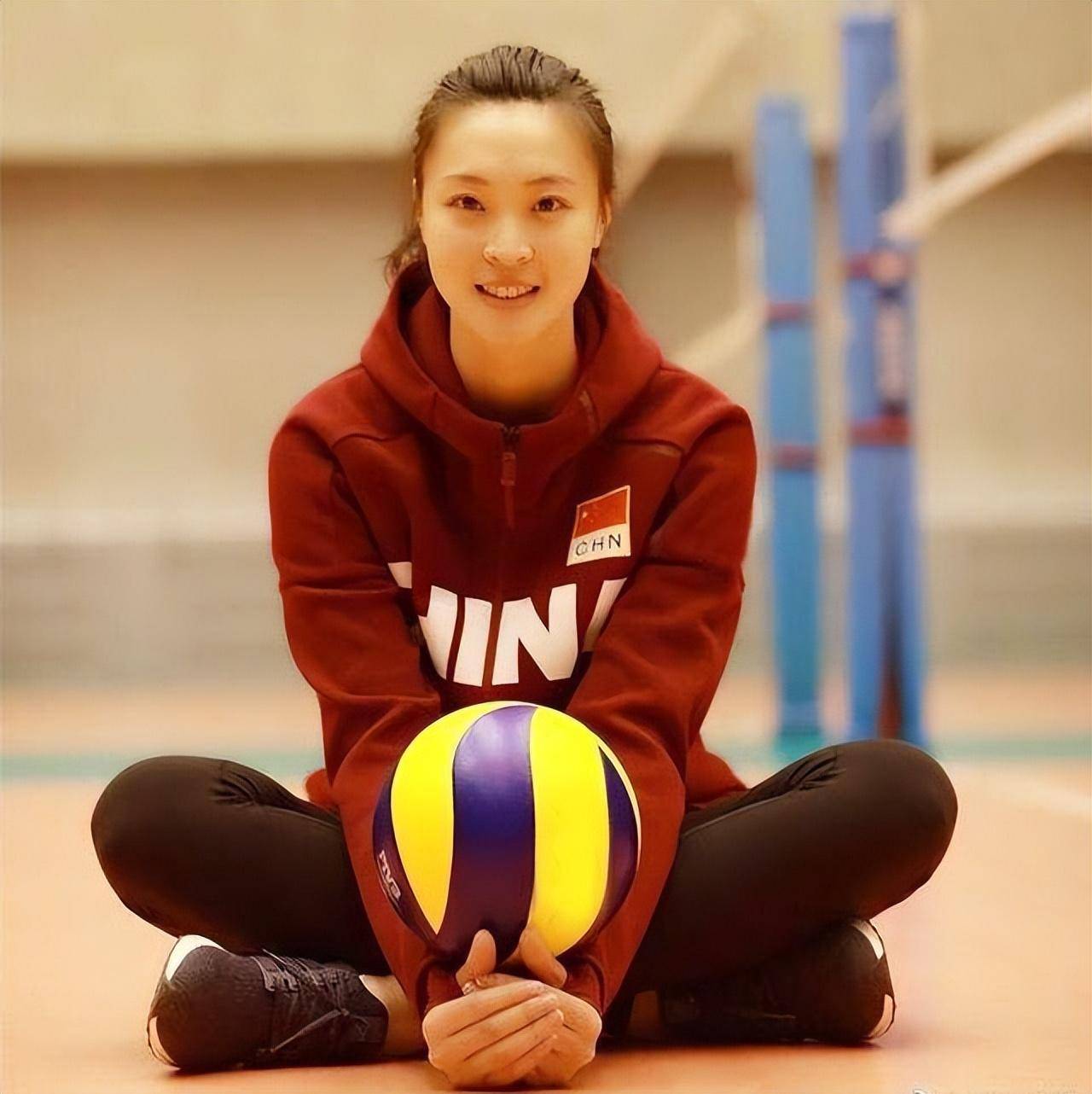 漂亮妈妈惠若琪:获博士学位上热搜!博士丈夫支持她追梦