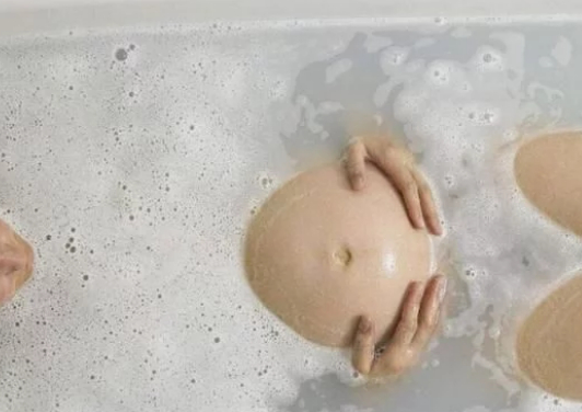 你一定不知道，怀孕后洗澡，这个部位真的不应该洗！_肚脐_保护_腹部
