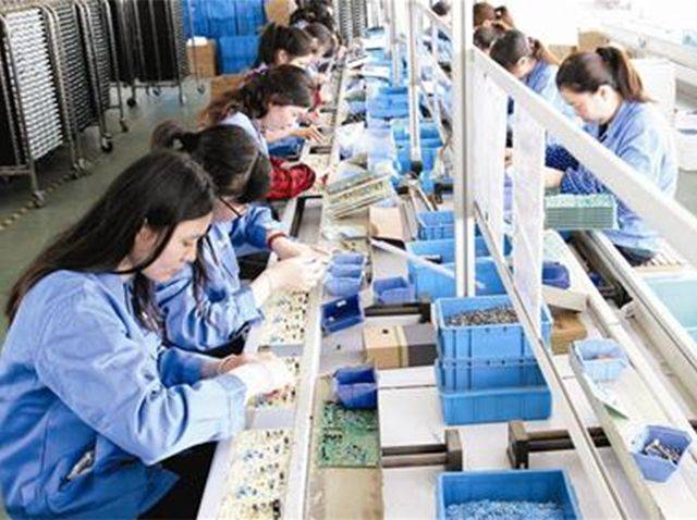 学生暑假去电子厂上班好吗?