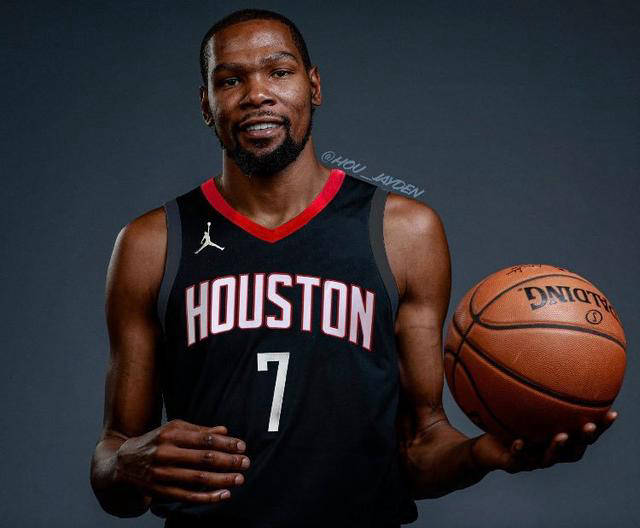 杜兰特加盟火箭队传闻遭太阳记者否认,kd怒怼网友言论