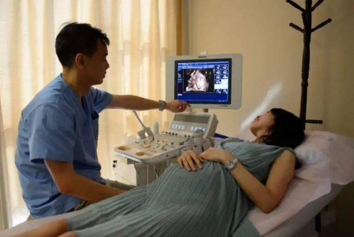 胎儿脐带绕颈，孕妈妈一般有两种感觉，想在37周前绕过_宝宝_情况_医生。
