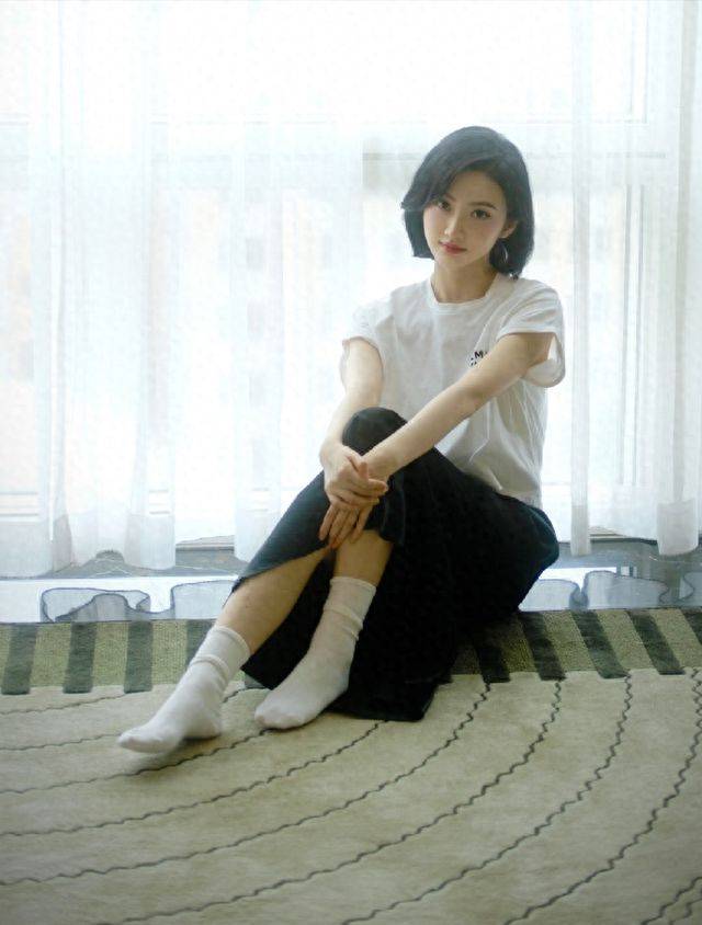 【纯洁】景甜绝美zp!脚穿白袜,透露着轻松愉快!