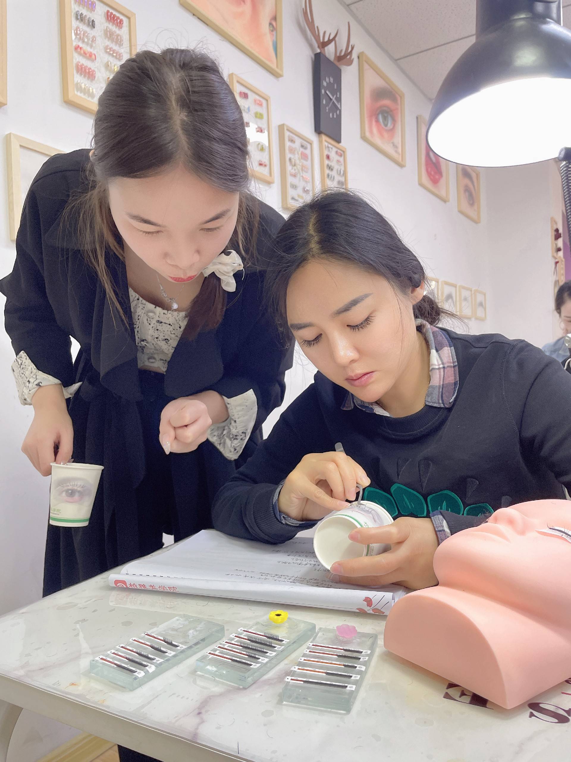 纹绣培训学校排名_专业纹绣培训班_中国柏雅美学院纹绣职业培训学校