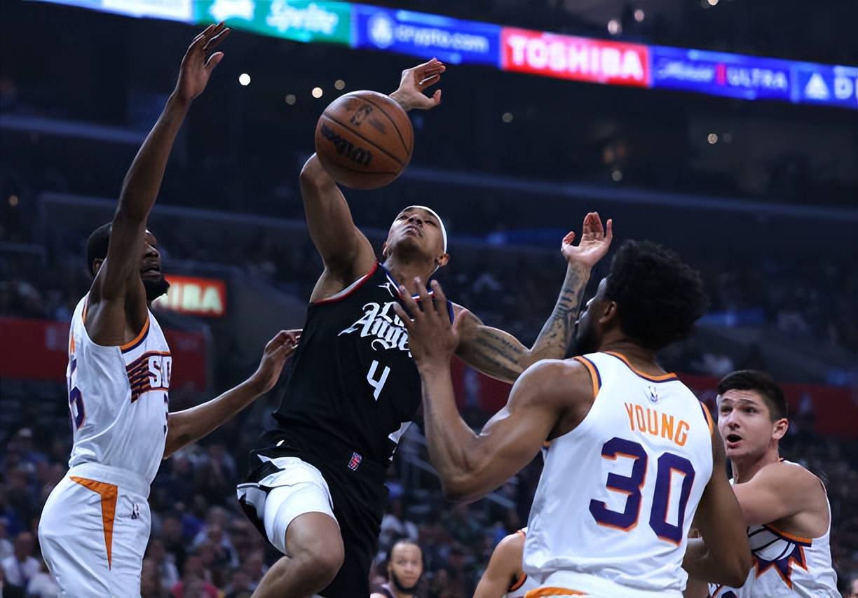 在本赛季的nba常规赛中,波士顿总共代表球队出场32次,场均出场时间