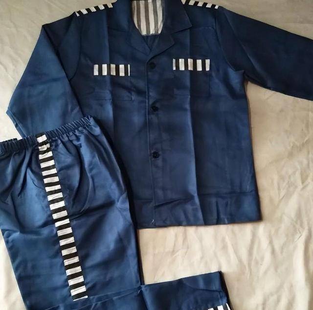 被判"无期"的人,每天在监狱里干些什么?原来晚上还能上吃泡面