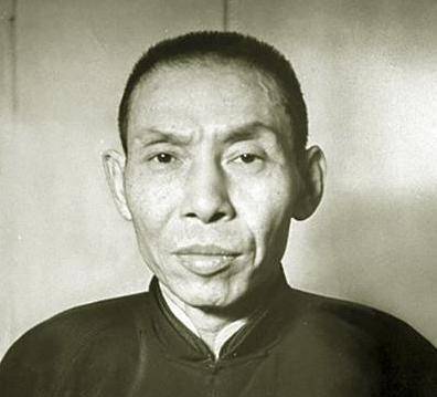 3岁丧母,4岁丧父,杜月笙白手起家成上海滩教父,为何他