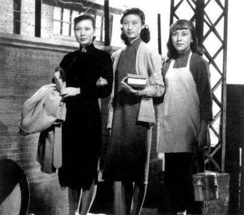 了聚少离多的日子,也正是在那段日子,赵丹与粤剧女演员红线女有了感情