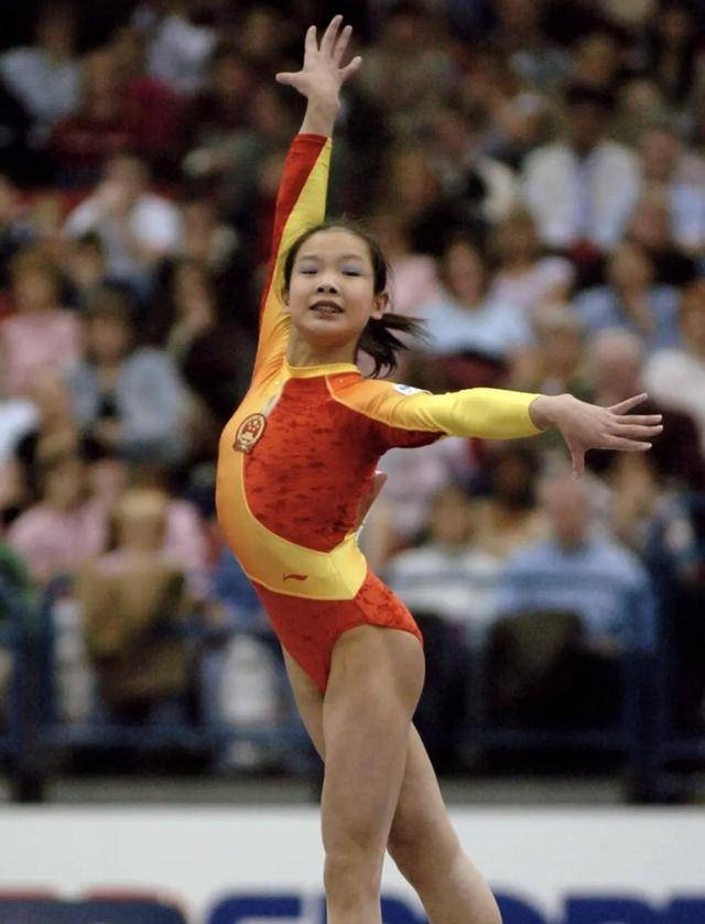 "体操女皇"程菲:退役后成副教授,体重发胖180斤,36岁还单身