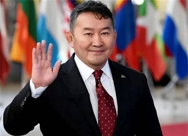现实版贫民窟的百万富翁,看蒙古国"肌肉"总统——巴特图勒嘎