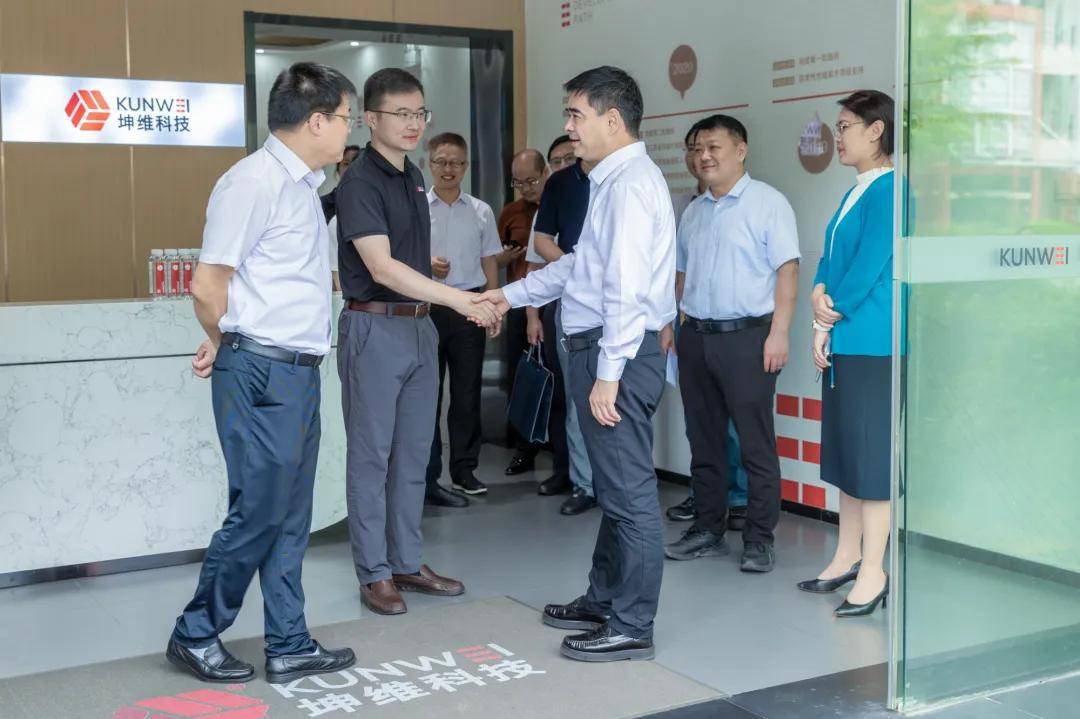 区委副书记,区长恽淇丞率队调研常州坤维传感科技有限公司