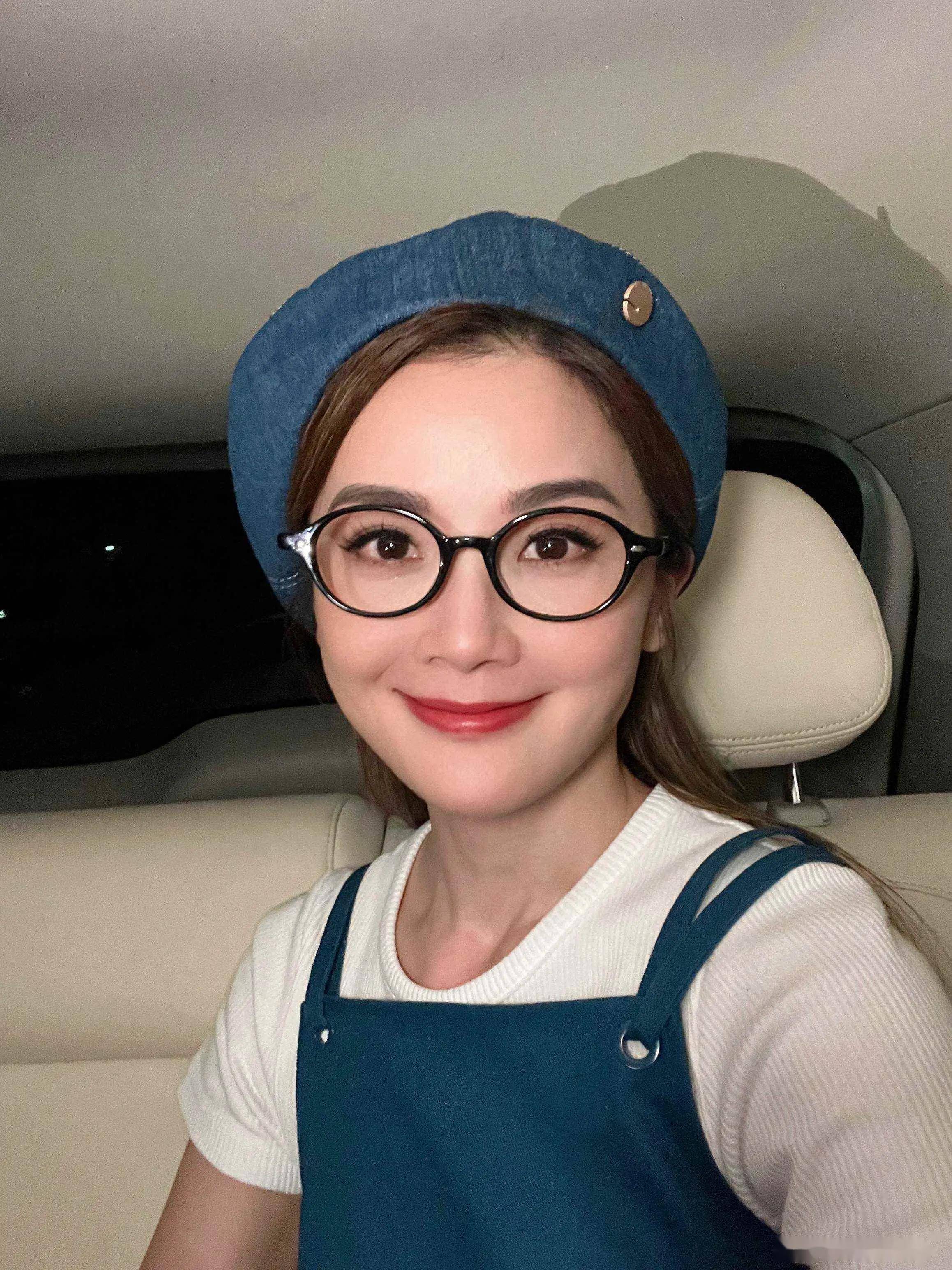 蔡卓妍写真展现女神魅力,这谁顶得住!