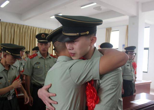 部队是老兵最怀念的地方之一,如果回部队"探亲"需要什么证件?