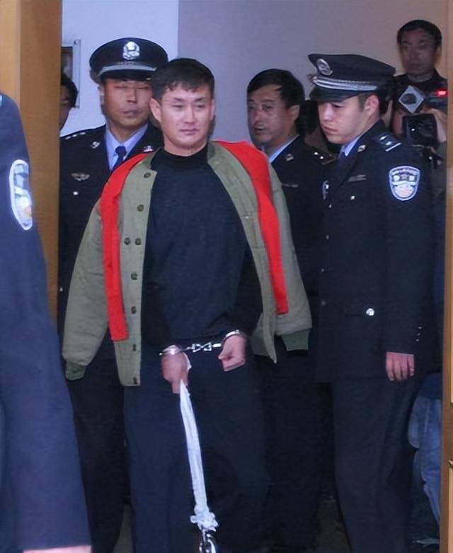 粤东第一案:7名歹徒冒充公安干警,枪杀3人,劫走801万的巨款