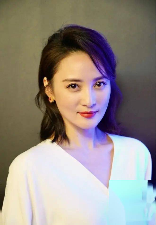 蒋勤勤岁丰腴写真,女神的魅力无人能敌!