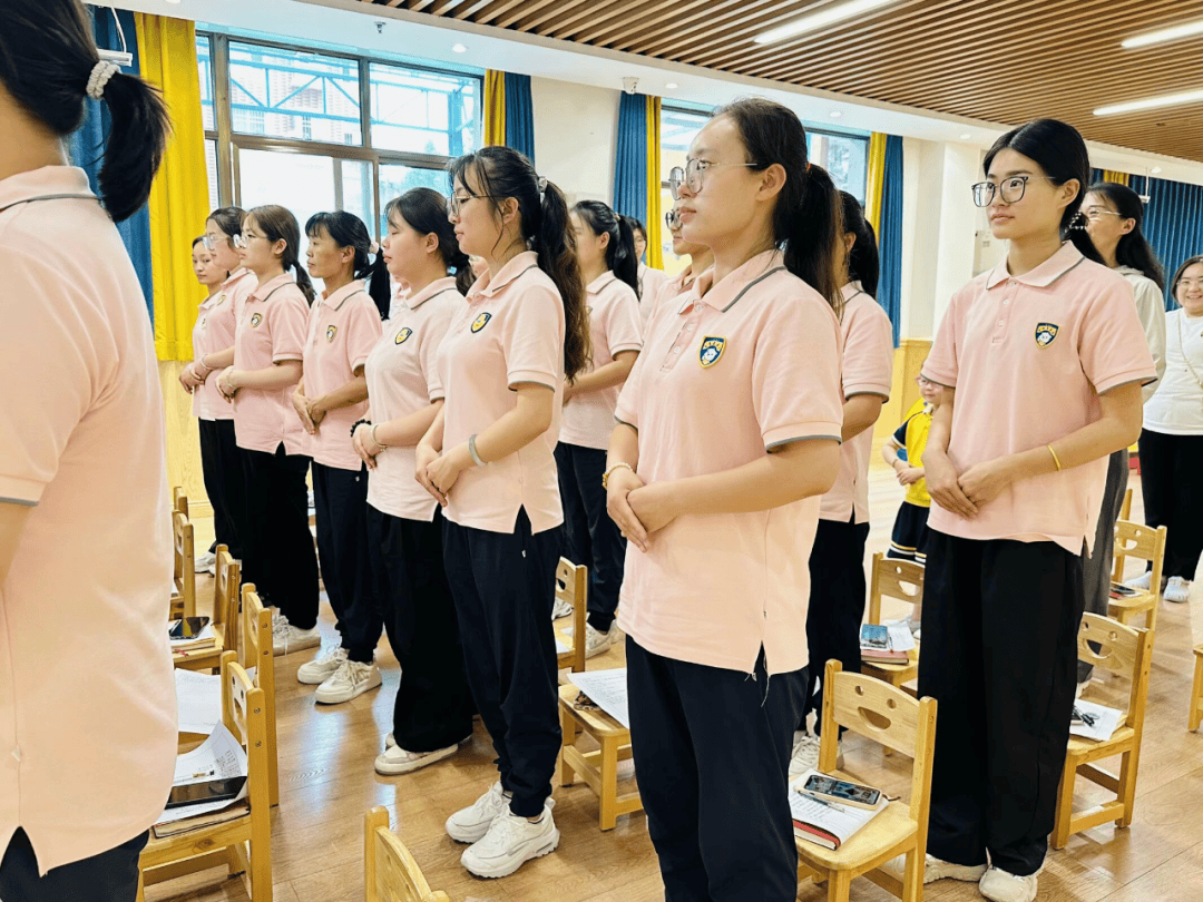 "礼修于心•仪养于形——三之三尚德幼儿园师德师风专项培训_礼仪
