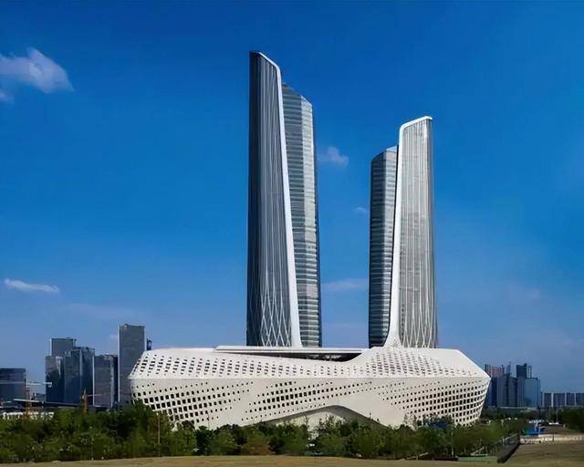 回顾"建筑女魔头"扎哈:北京大兴机场设计者,却没亲眼见其建成