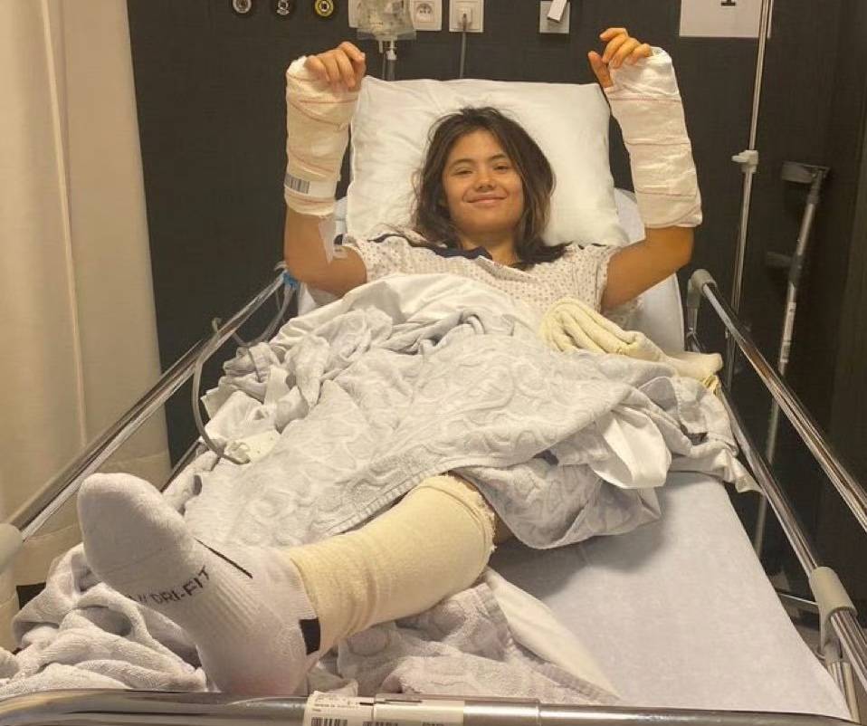 卡努的人们都可以理解她,毕竟去年的时候,拉杜卡努的左右手都绑着绷带