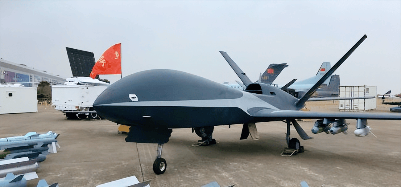 中国最强察打一体无人机亮相,航程达10000公里,载弹量更是强大