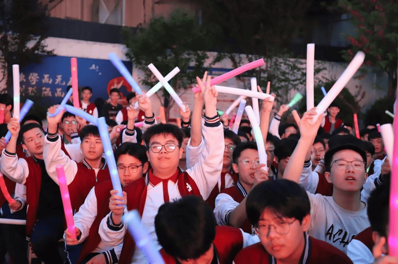 欣喜:海口经济学院全国排名喜忧参半，师生努力背后的困惑与期待