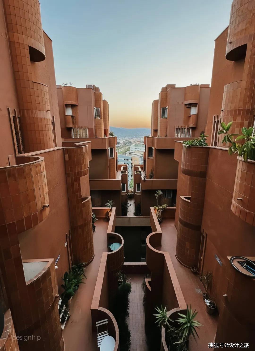 瓦尔登7号:里卡多·波菲的"乌托邦"建筑空间 / ricardo bofill