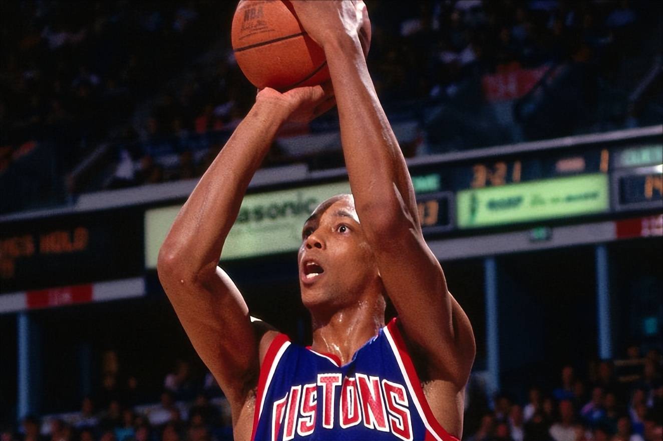 一天认识一位全明星——马刺首冠功勋"超人"肖恩·埃利奥特