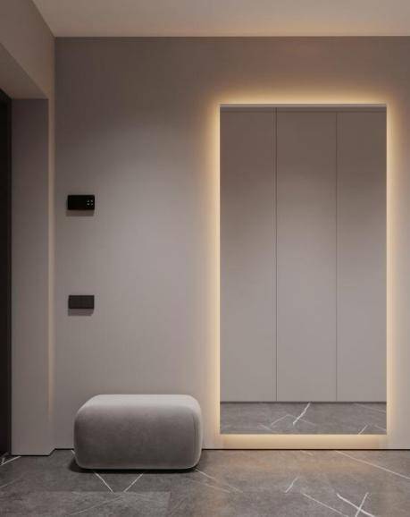 过道,通常较窄,容易给人一种拥挤的感觉,这种玄关在设计上要特别注重