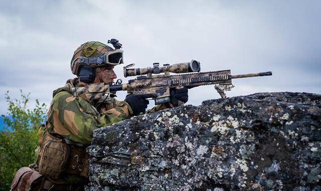 为何狙击手宁愿少带子弹,也决不会忘带口香糖?作用不是一般的大