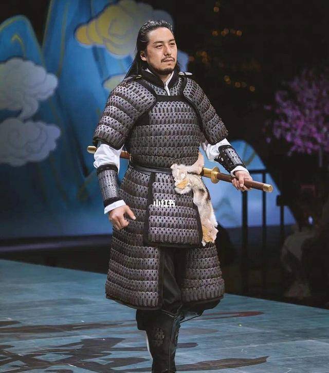 再以秦朝的军功爵位制度为例.