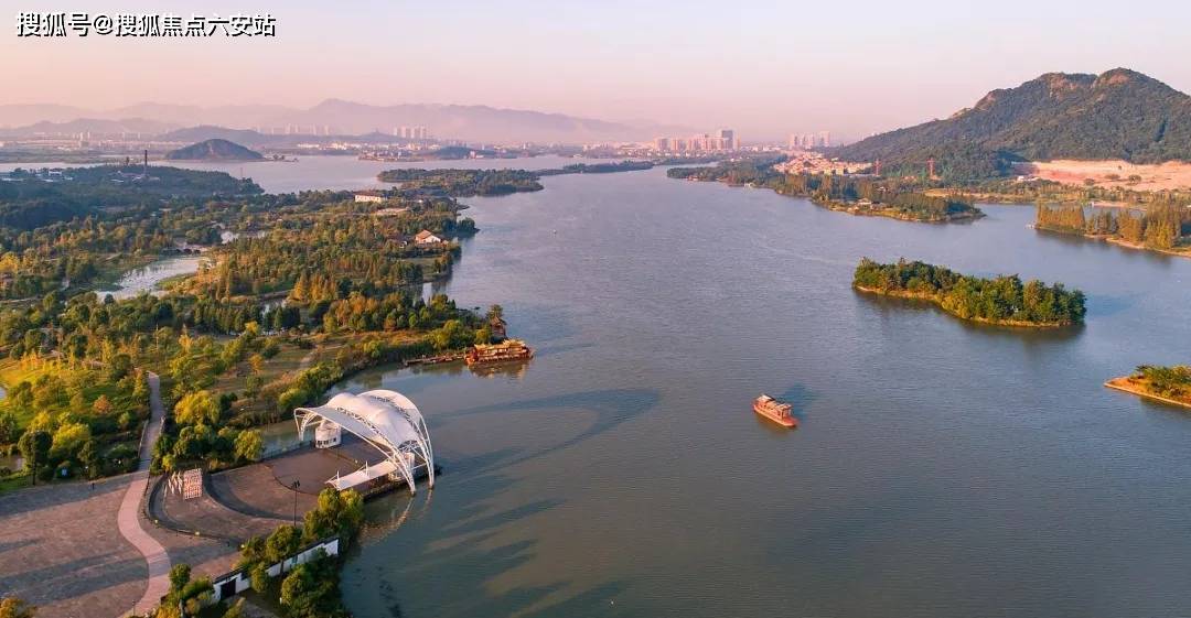 南江公园,西河公园以及湘湖风景区,则给日常生活增添了更多美好的可能