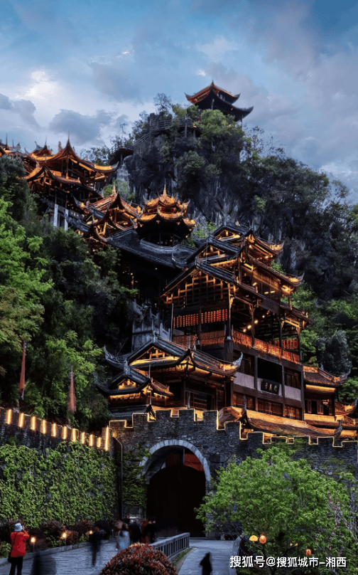 8月从郑州去重庆旅游多少钱?重庆彭水鞍子苗寨九黎城5日游攻略