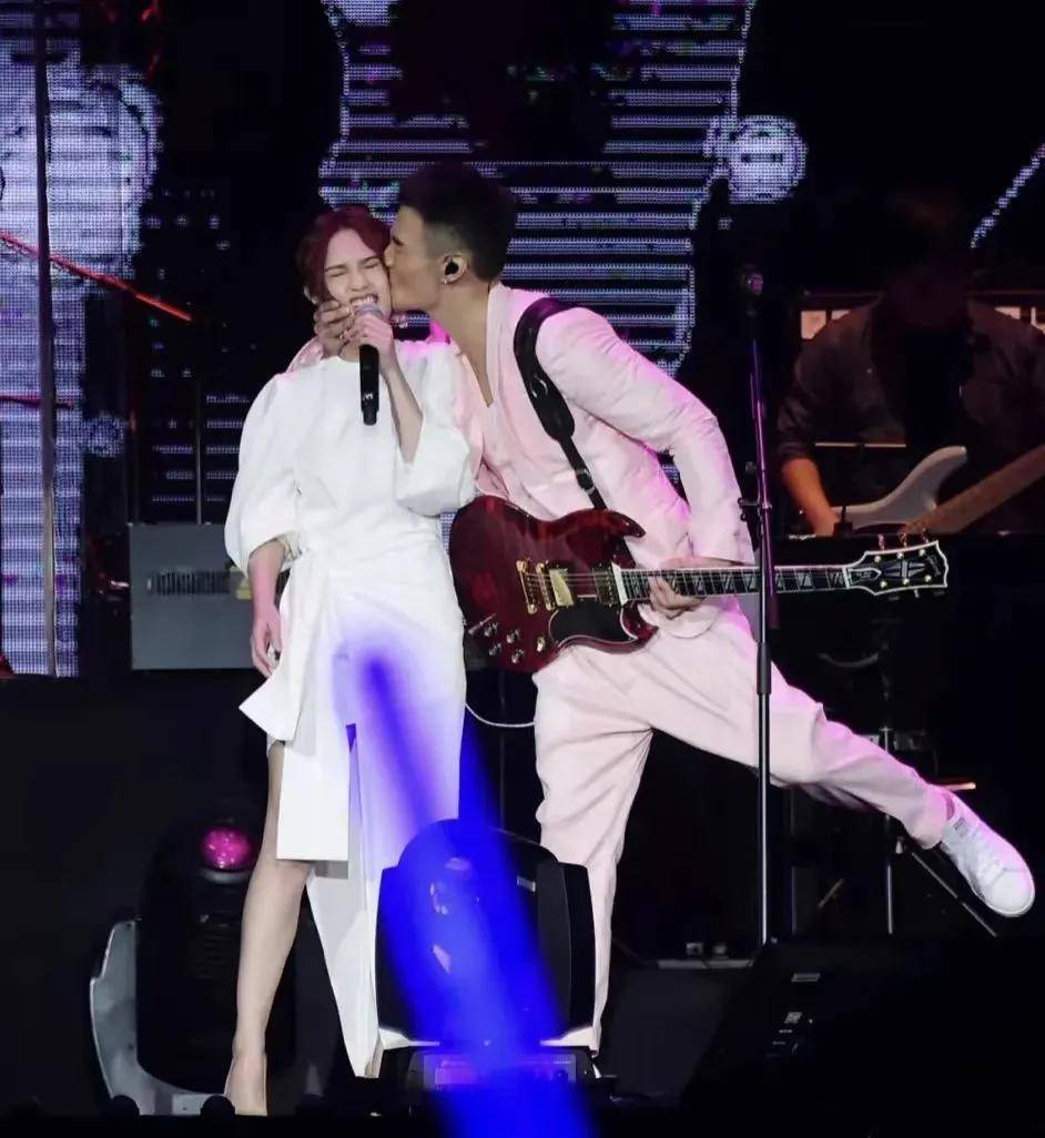 李荣浩_杨丞琳_感情