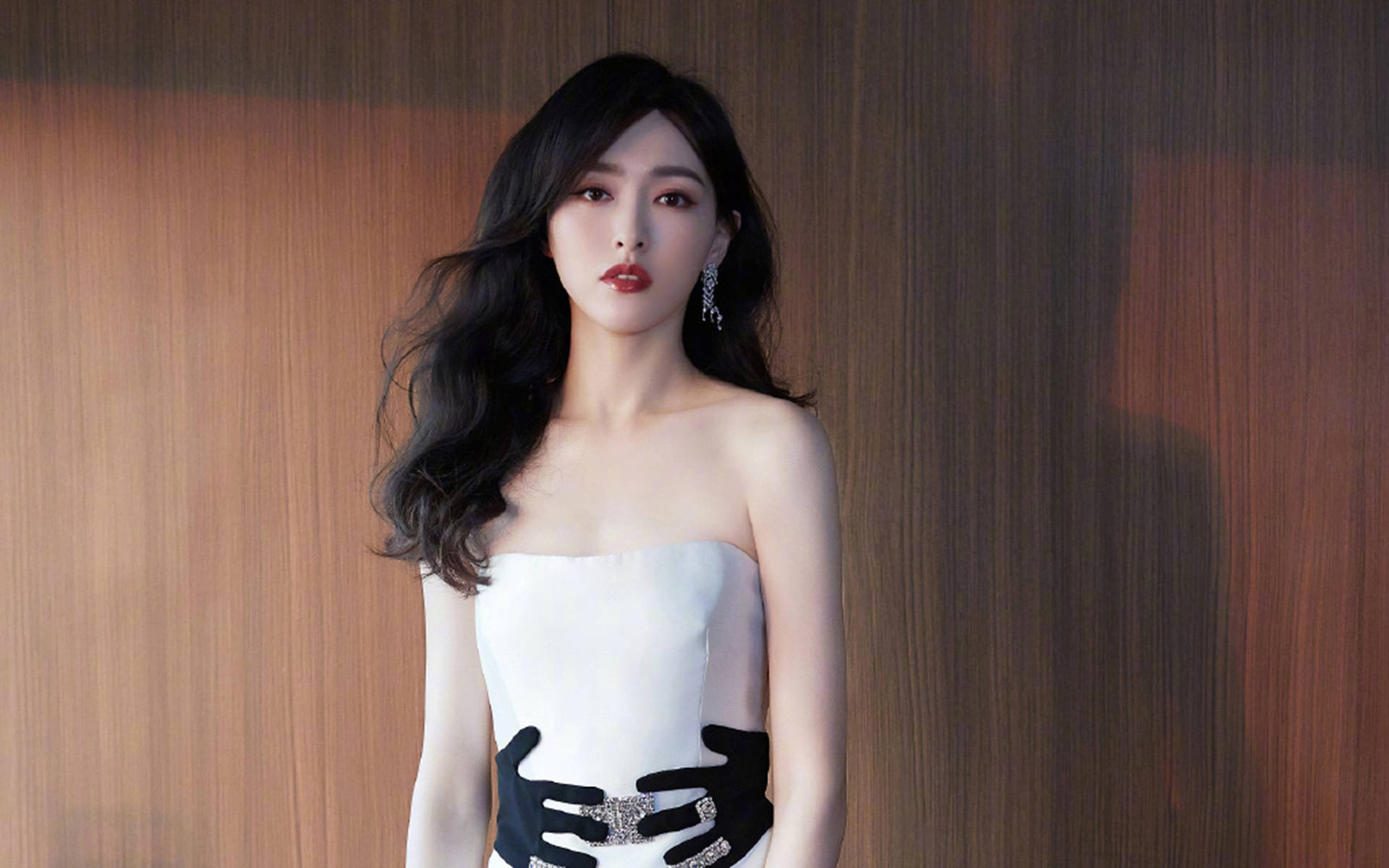 2024.7.14娱乐资讯:唐嫣,迪丽热巴,杨紫,张若昀,周笔畅,侯明昊,沈腾