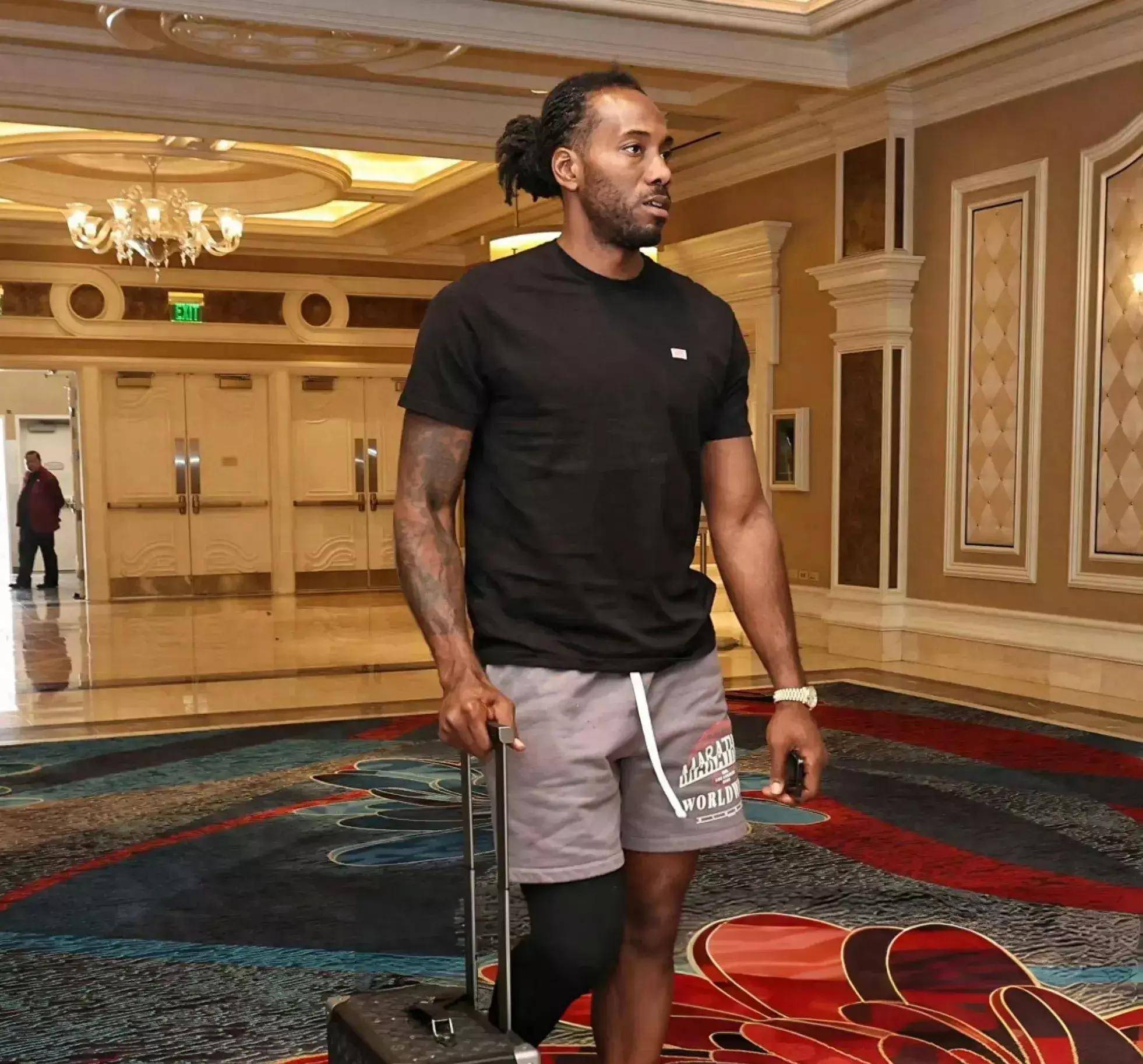 伦纳德被迫退出美国男篮后,和前队友乔治被爆在夜店狂欢