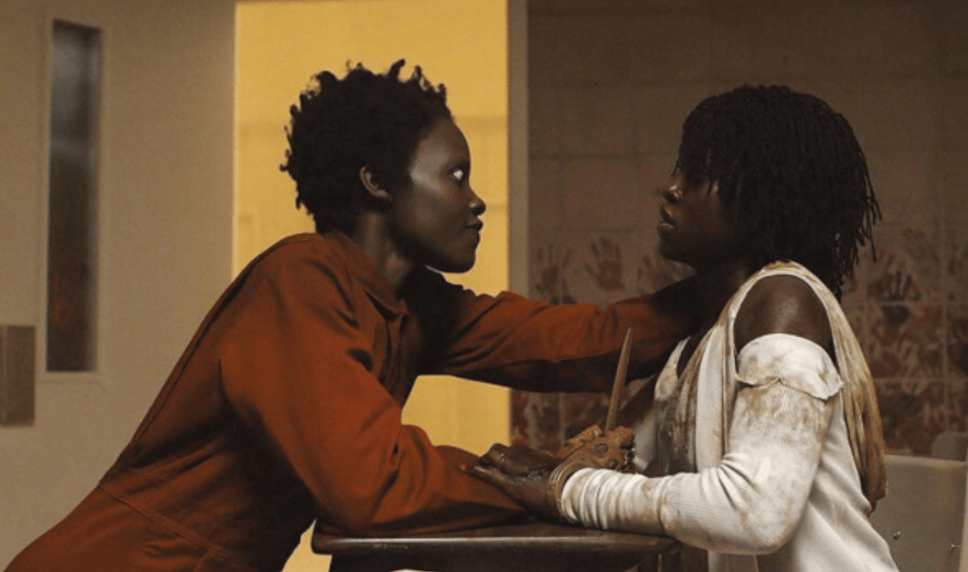 逃出绝命镇:惊悚下的种族寓言