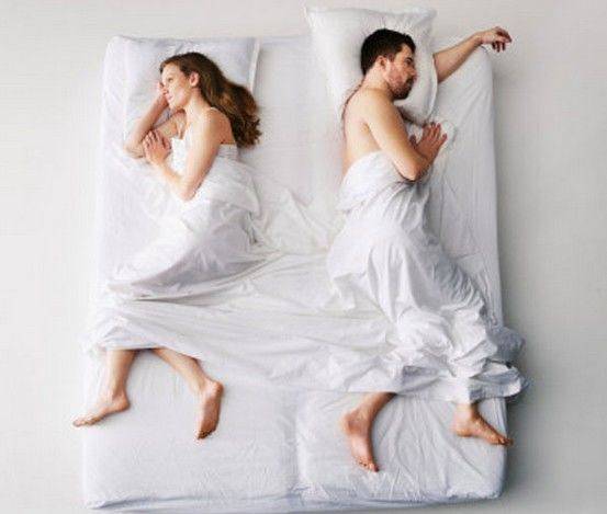 夫妻分房睡,其危害比影响两人的感情要大的多