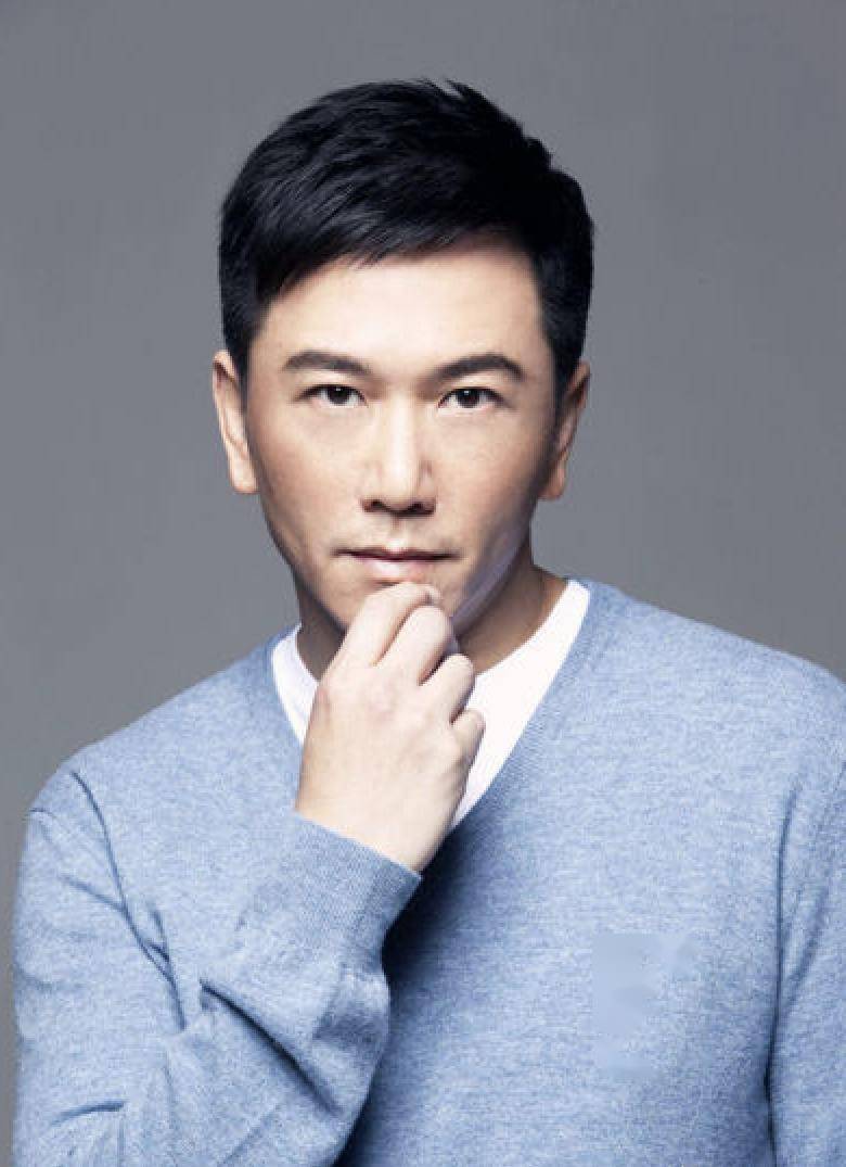 温兆伦一路好好走,睡过多名女星,结果却被平凡的赵庭降服了