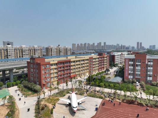 武汉校园环境最好的中专:武汉光谷科技职业学校(招生简章 官方报名